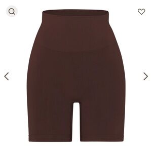 SKIMS Soft smoothing shorts